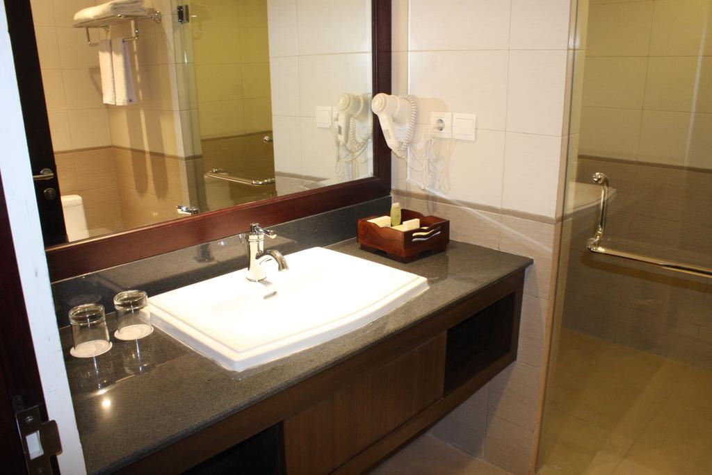 Сурабая: Varna Culture Hotel Soerabaia Surabaya