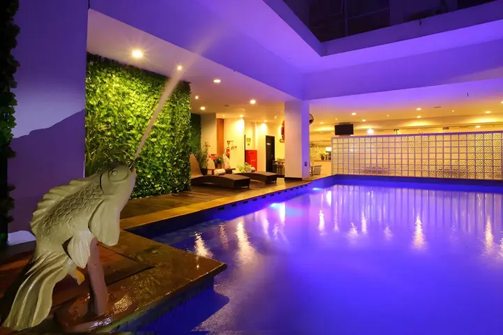 Понтианак: Maestro Hotel Kota Baru