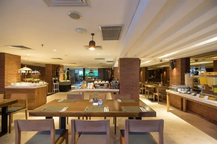 Керобокан: d’primahotel Petitenget Seminyak