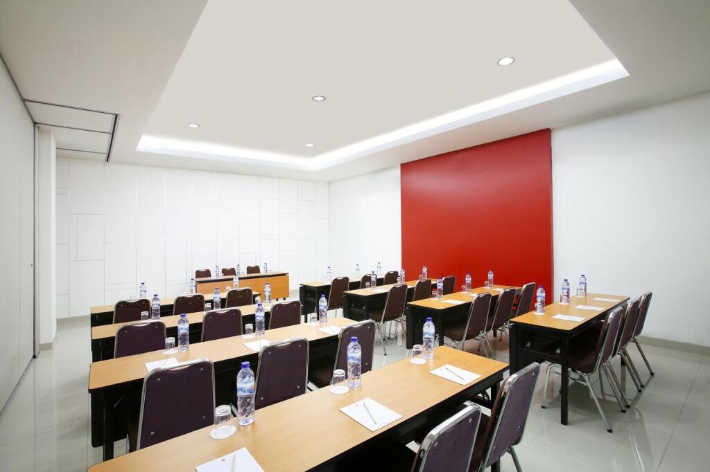 Мадиун: Amaris Hotel Madiun