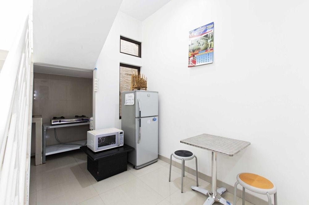 Джакарта: RedDoorz Near Sudirman Station