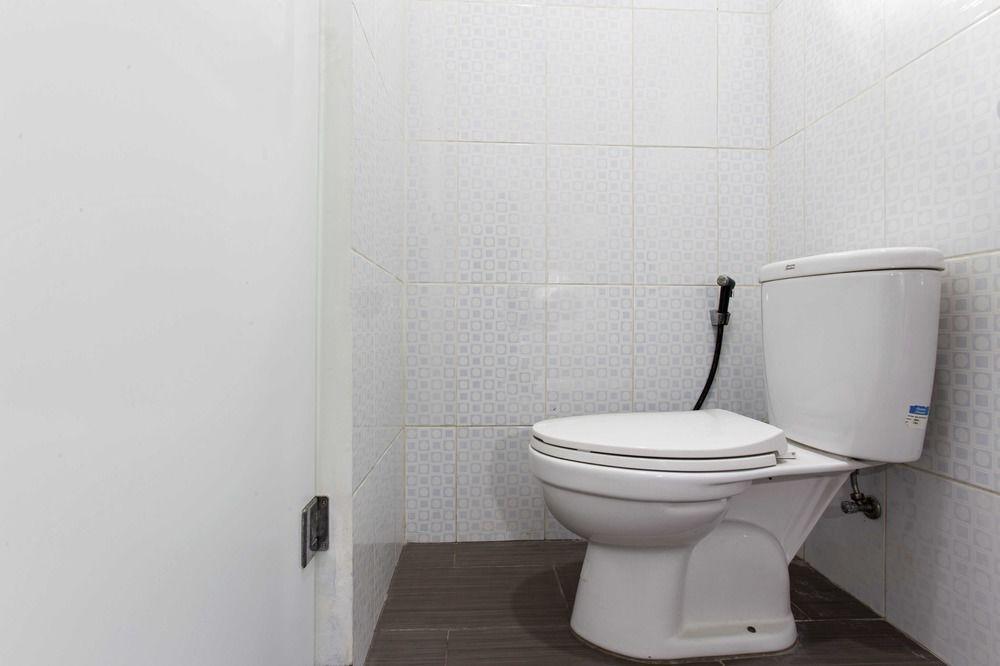 Джакарта: RedDoorz Near Sudirman Station