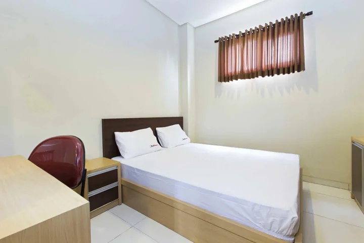 Джакарта: RedDoorz @ Taman Kebon Sirih