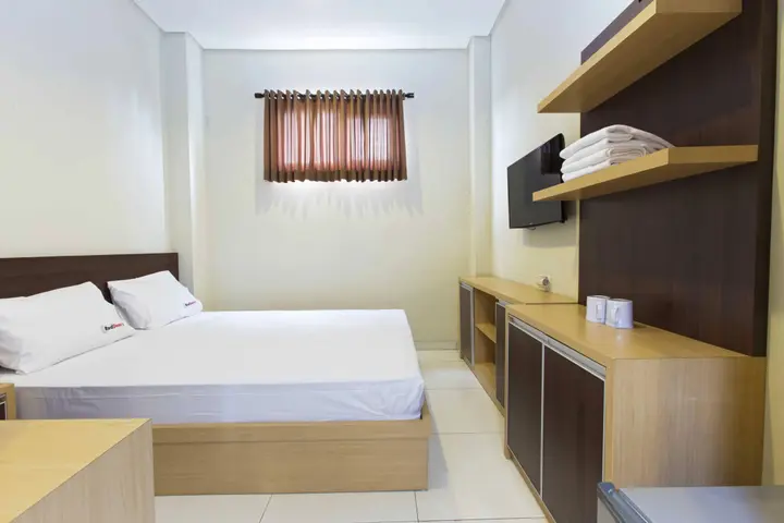 Джакарта: RedDoorz @ Taman Kebon Sirih