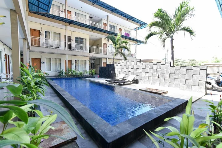 Кута: RedDoorz near Legian Street