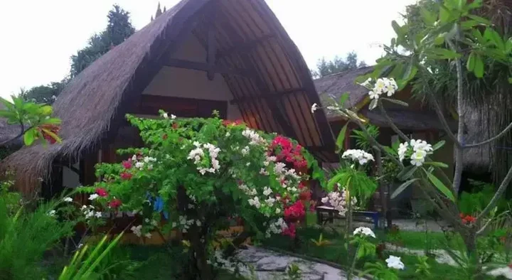 Гили Аир: Lucky's Bungalow and Bar