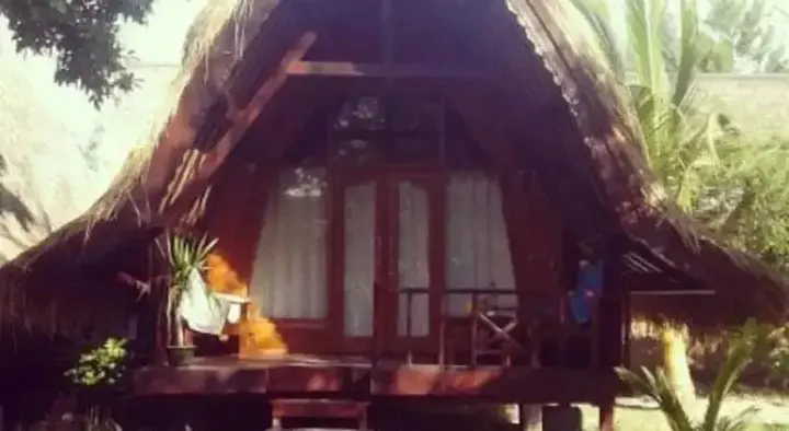 Гили Аир: Lucky's Bungalow and Bar