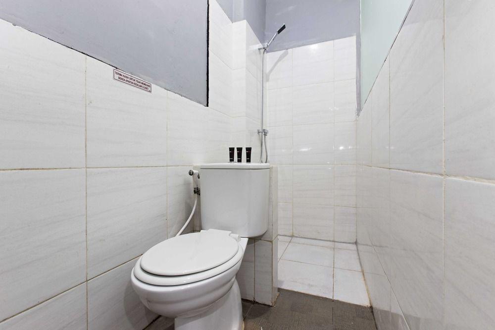 Джакарта: RedDoorz near Asemka