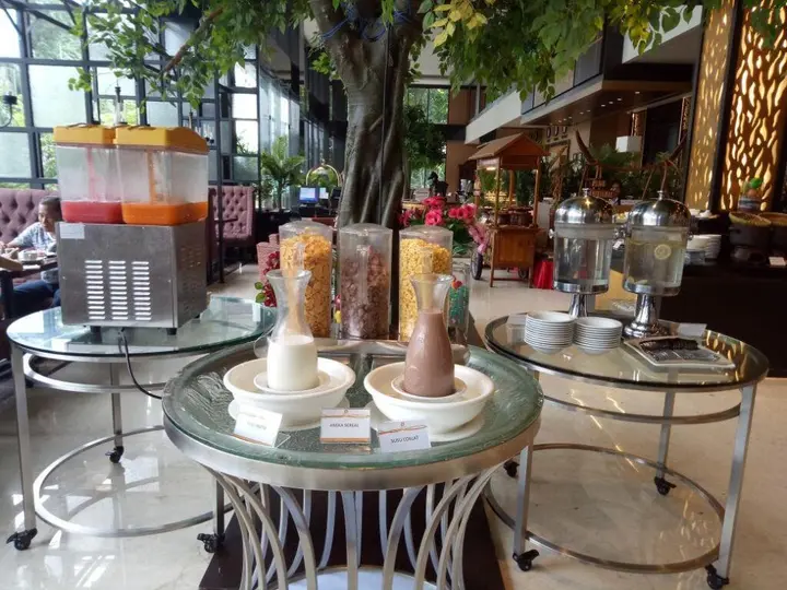 Сурабая: Aria Centra Hotel Surabaya