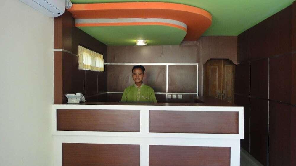 Бунутан: The Arya Hotel