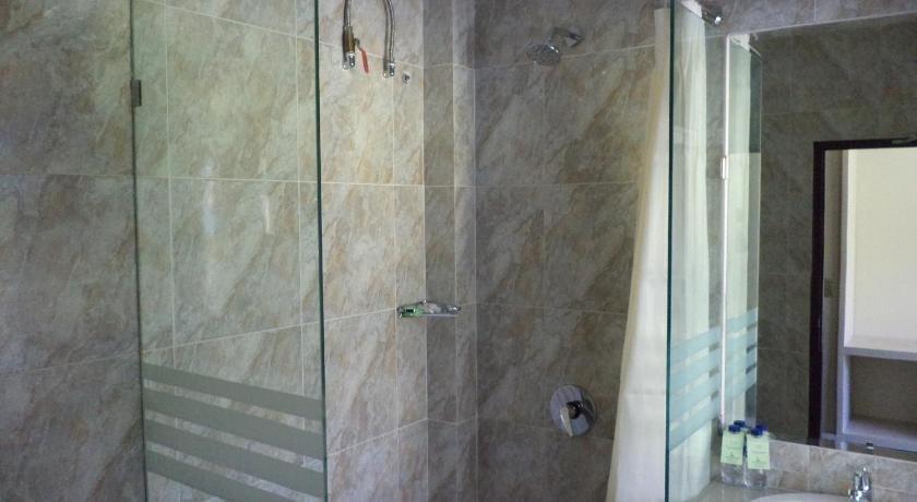 Бунутан: The Arya Hotel