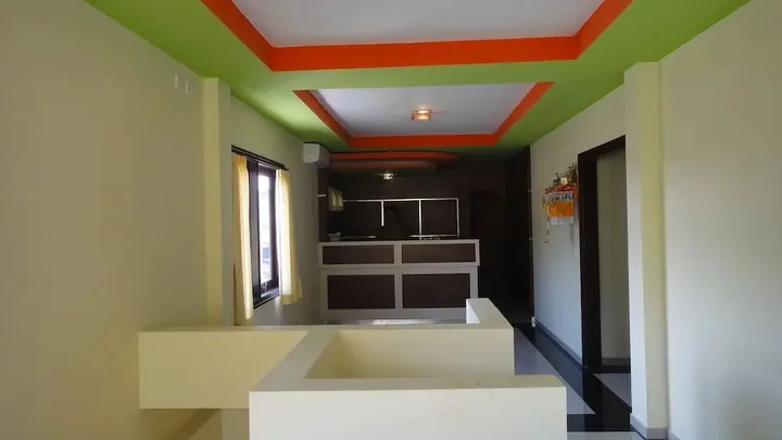 Бунутан: The Arya Hotel