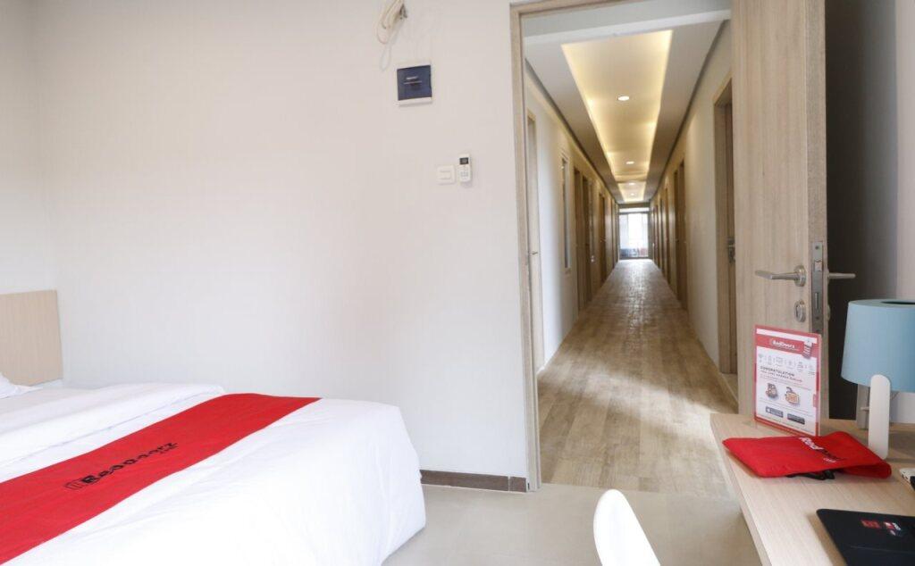 Джакарта: RedDoorz Plus near Pondok Indah Mall