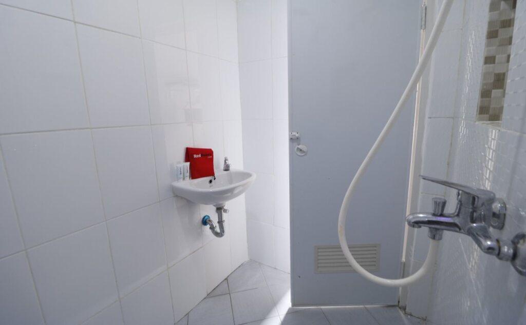 Джакарта: RedDoorz Plus near Pondok Indah Mall