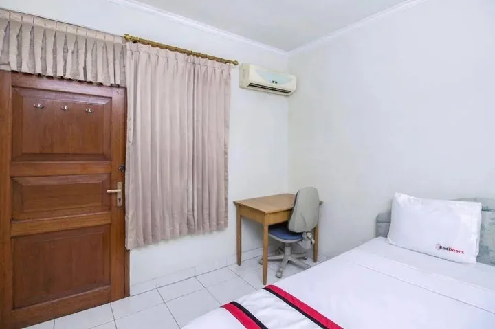 Джакарта: RedDoorz Near WTC Sudirman 2