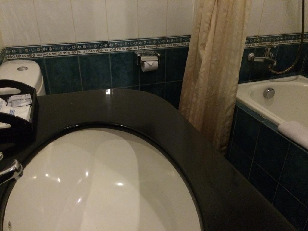 Банджармасин: Blue Atlantic International Hotel