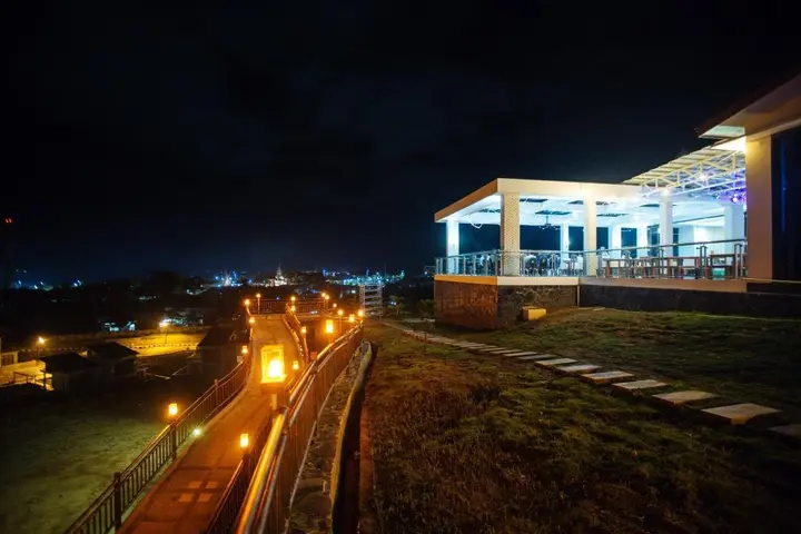 Палу: Villa Sutan Raja Palu