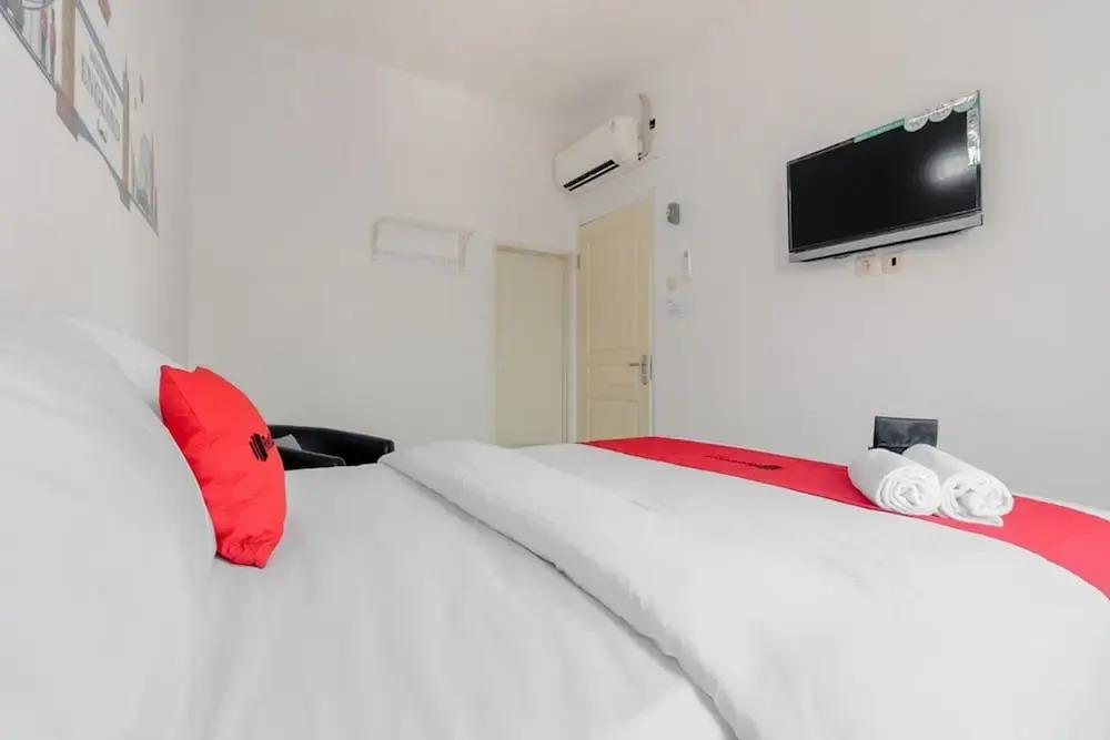 RedDoorz Plus near Taman Rasuna Menteng — фото 6