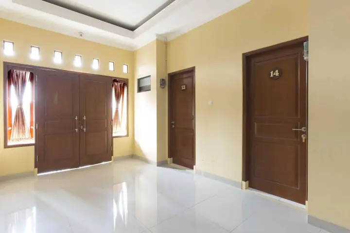 Джакарта: RedDoorz @ Utan Kayu
