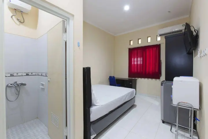Джакарта: RedDoorz @ Utan Kayu