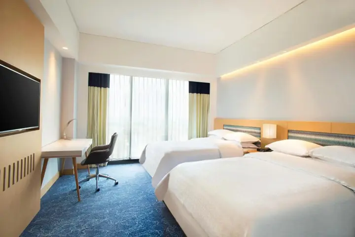 Сурабая: Four Points by Sheraton Surabaya, Tunjungan Plaza