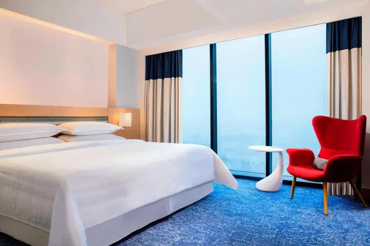 Сурабая: Four Points by Sheraton Surabaya, Tunjungan Plaza