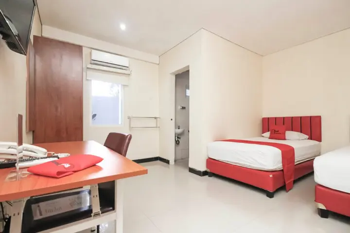 Джакарта: RedDoorz Plus @ Jalan Pemuda Jakarta