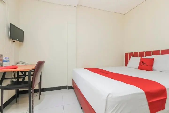 Джакарта: RedDoorz Plus @ Jalan Pemuda Jakarta