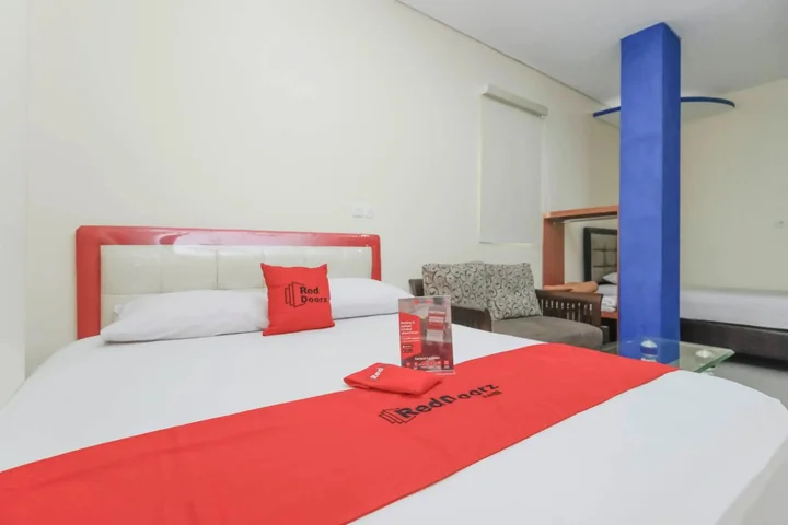Джакарта: RedDoorz Plus @ Jalan Pemuda Jakarta