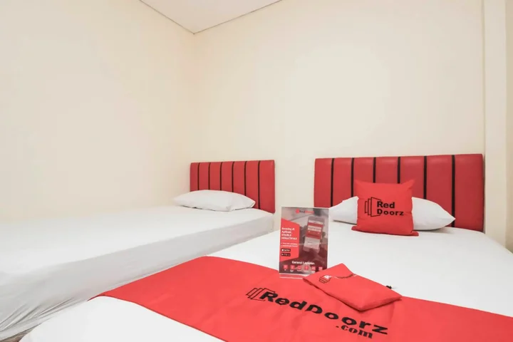 Джакарта: RedDoorz Plus @ Jalan Pemuda Jakarta
