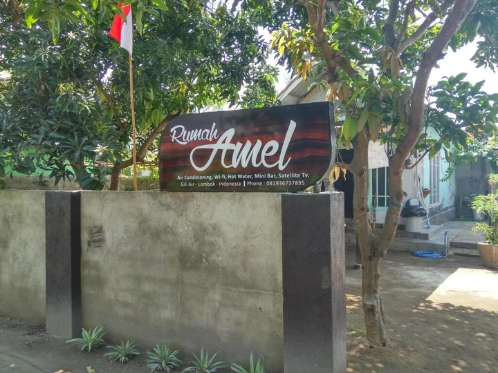 Гили Аир: Rumah Amel