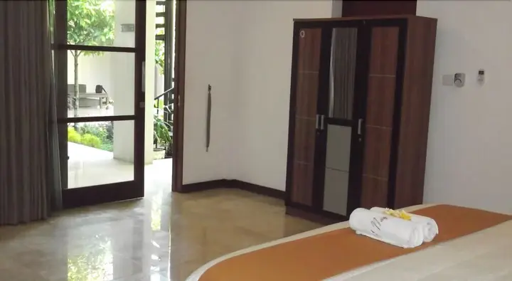 Матарам: Villa Indah Batu Layar