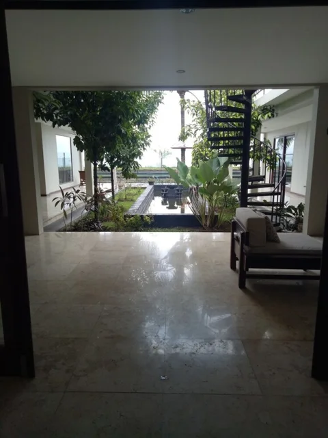 Матарам: Villa Indah Batu Layar