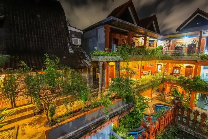 Кута: Hotel Lumbung Sari Legian