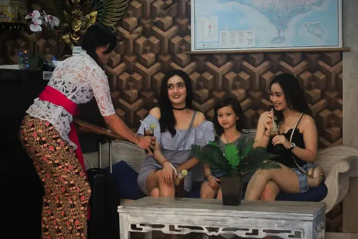 Кута: Hotel Lumbung Sari Legian
