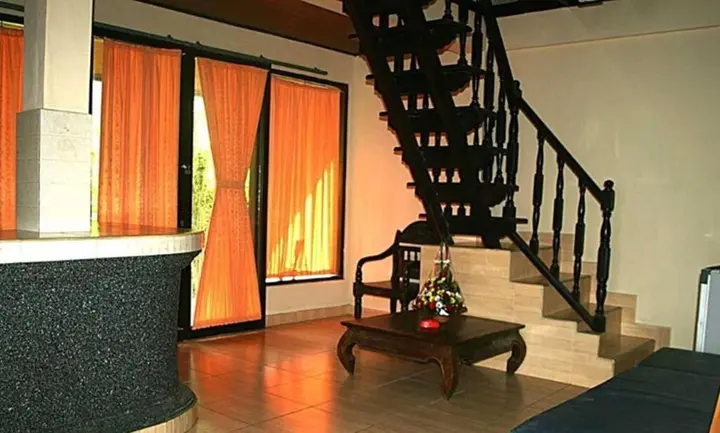 Кута: Hotel Lumbung Sari Legian