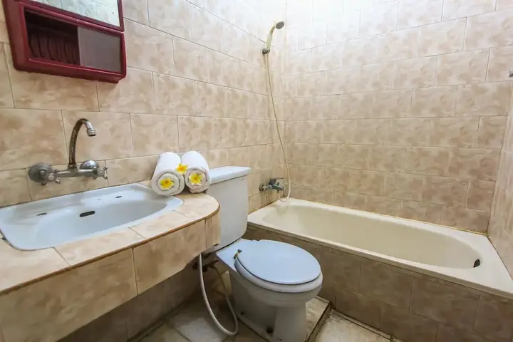 Кута: Hotel Lumbung Sari Legian