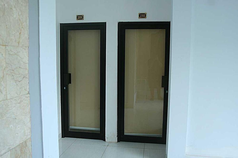 Кута: Hotel Lumbung Sari Legian