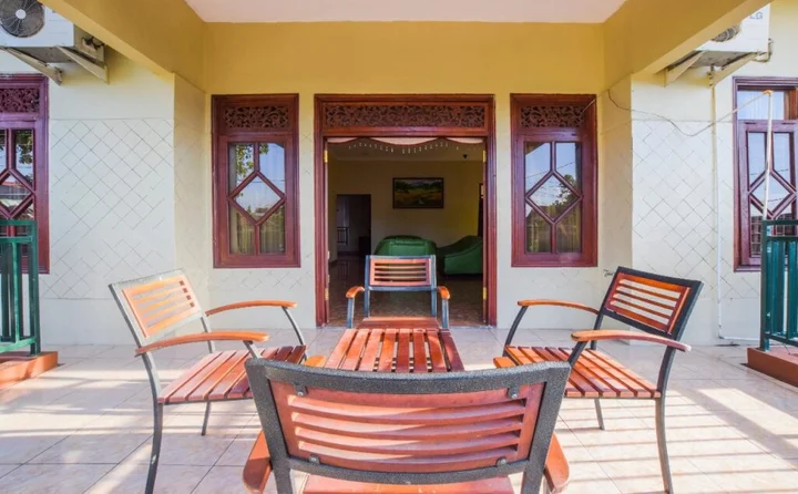 Батуретно: Nibenia Homestay