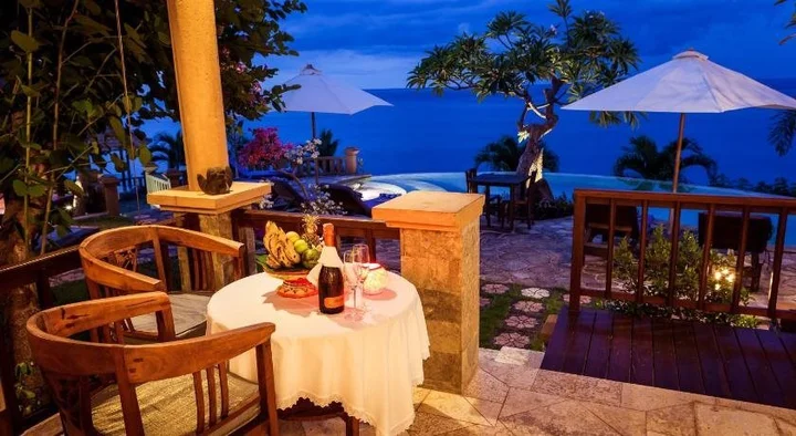 Бунутан: Blue Moon Villas