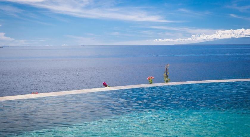 Бунутан: Blue Moon Villas