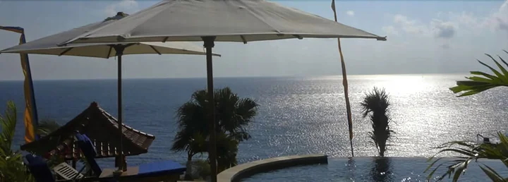 Бунутан: Blue Moon Villas