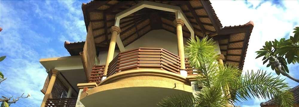 Бунутан: Blue Moon Villas