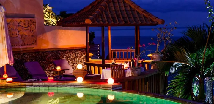 Бунутан: Blue Moon Villas