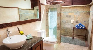 Бунутан: Blue Moon Villas