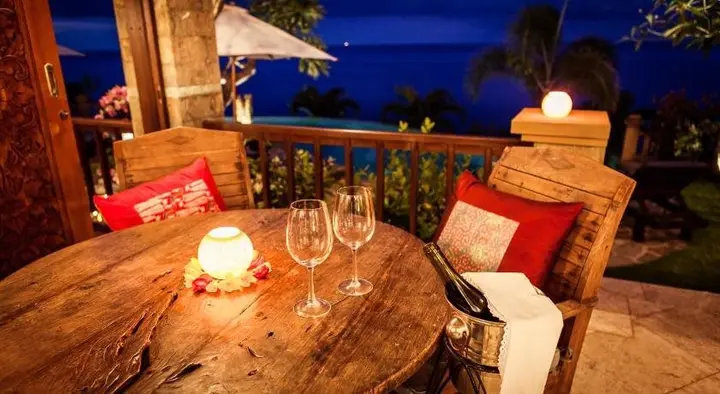 Бунутан: Blue Moon Villas
