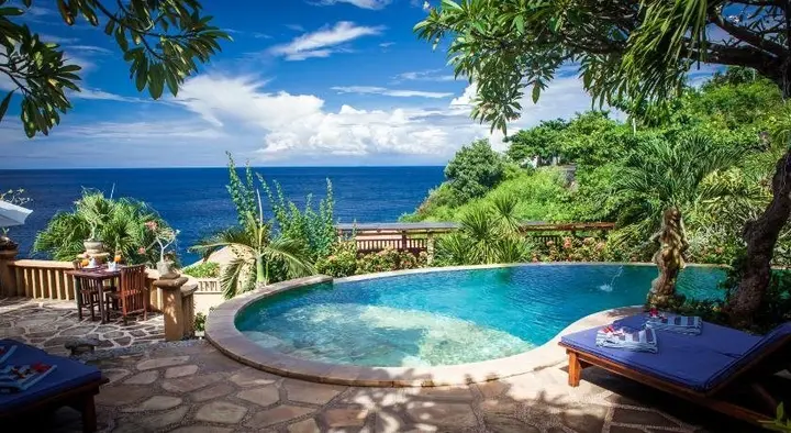 Бунутан: Blue Moon Villas
