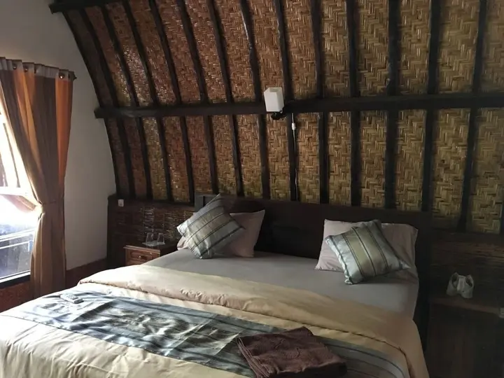 Гили Траванган: Warna Beach Hotel