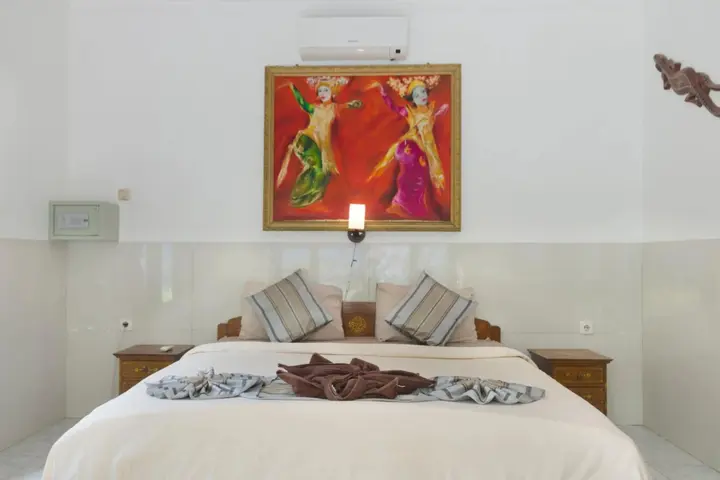 Гили Траванган: Warna Beach Hotel