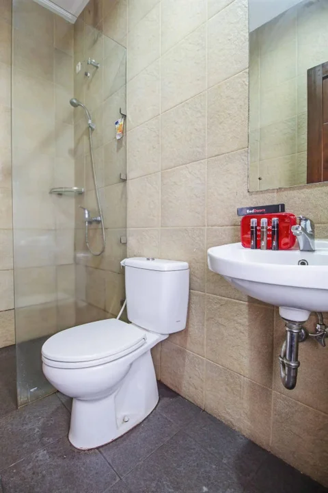 Джакарта: RedDoorz @ Tebet Barat